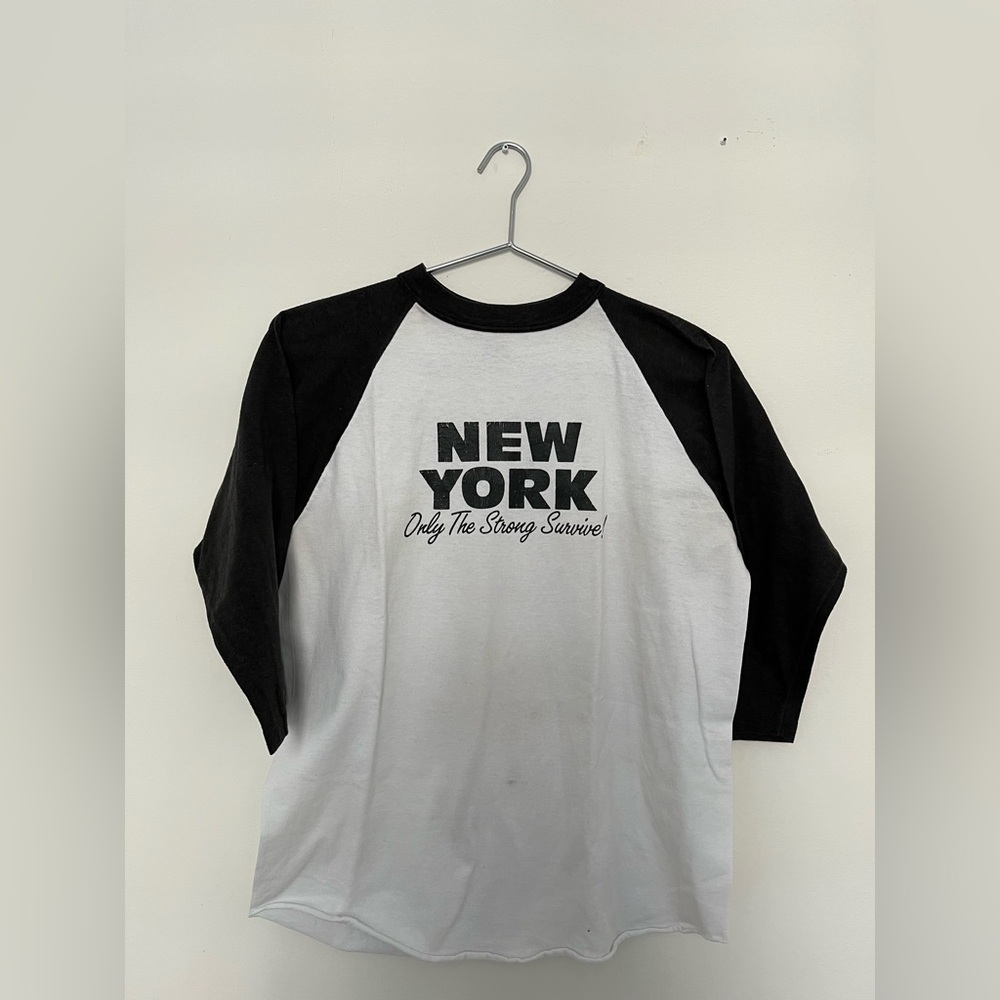 Rare vintage New York baseball tee Only the Strong Survive L